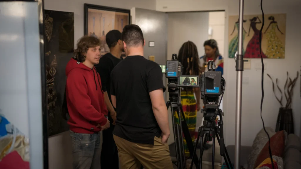 Behind the scenes image 3